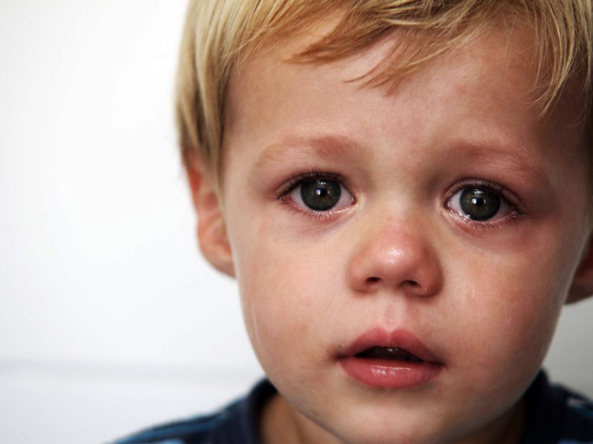 Капризный ребенок • почему дитя постоянно плачет без причины