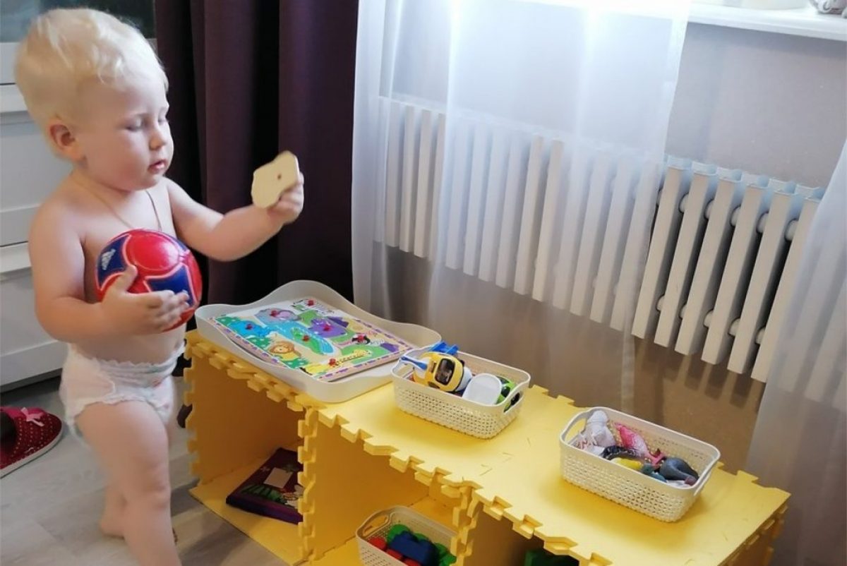 Как развивать ребенка в 1, 2, 3, 4, 5, 6 месяцев | Игры и игрушки для новорожденных и грудничков