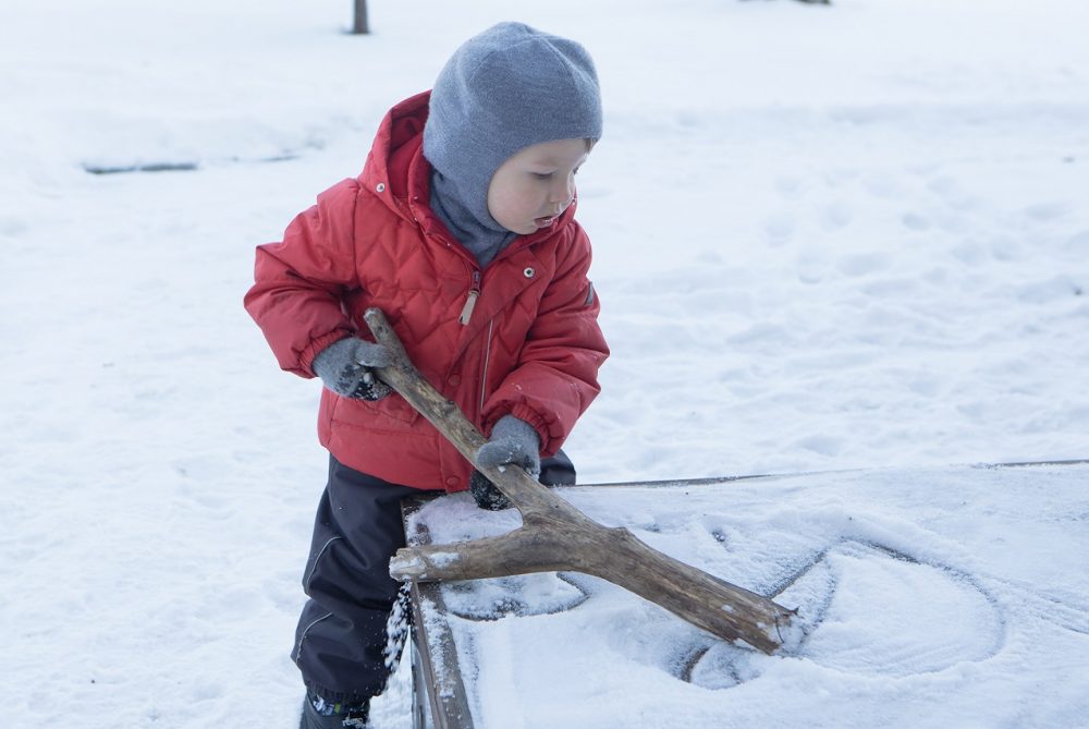 Зимние занятия и игры с ребёнком на улице
